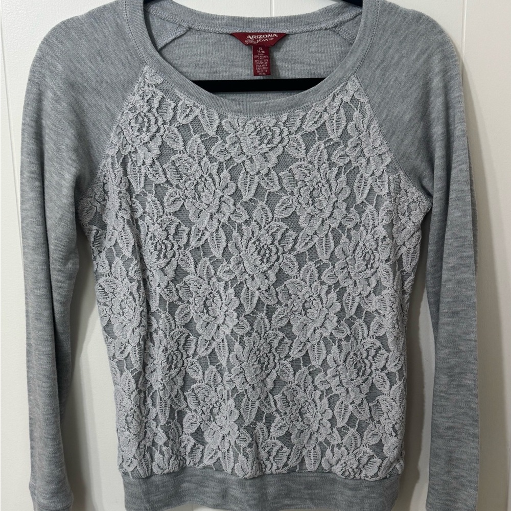 Arizona Jean Company Light Gray Sweater